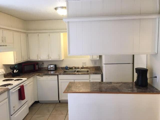 Quiet Townhouse Close To Fort Sill! Lawton Eksteriør billede